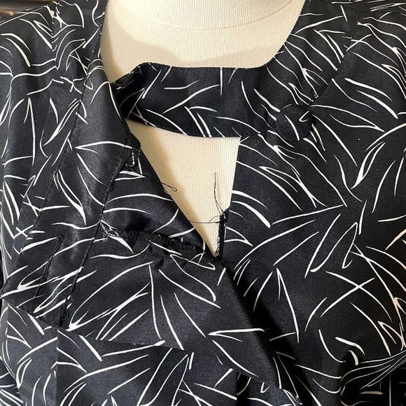 80s Vintage Pellini Black and White Long Sleeve Pleated Bust Midi Dress 11/12 - Picture 3 of 5